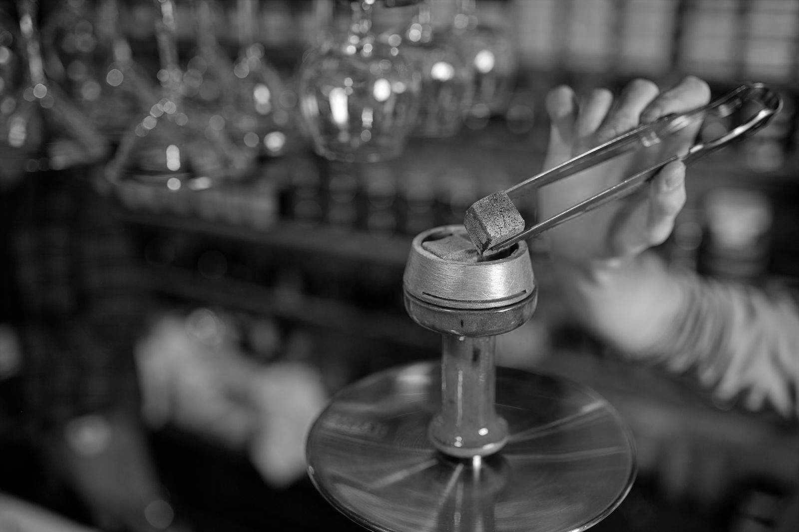 Hookah preparation at HUQQARIA